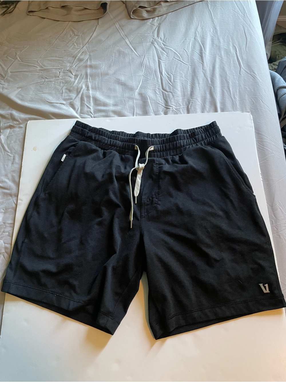 VUORI Men’s Black Ponto Shorts size Medium, 7” Inseam - Picture 7 of 7